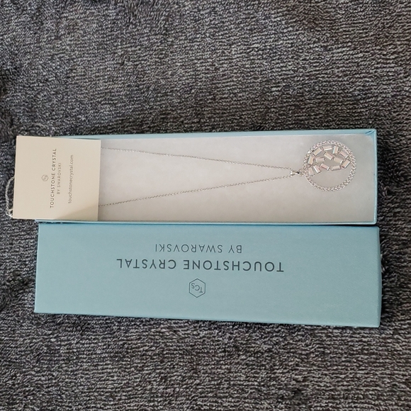 Touchstone Crystal Break the Ice Pendant - Picture 3 of 3